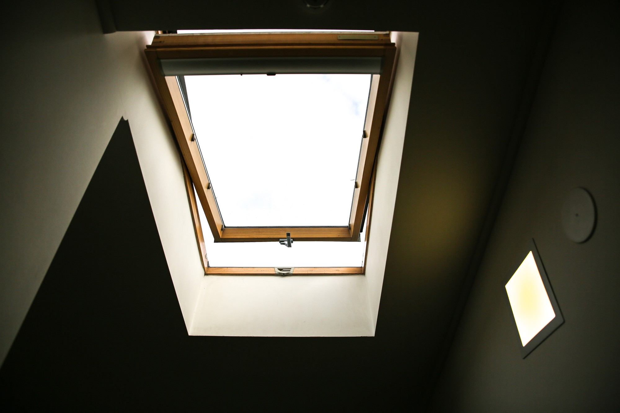Installation de Velux - Gagner en lumière sans fragiliser la toiture